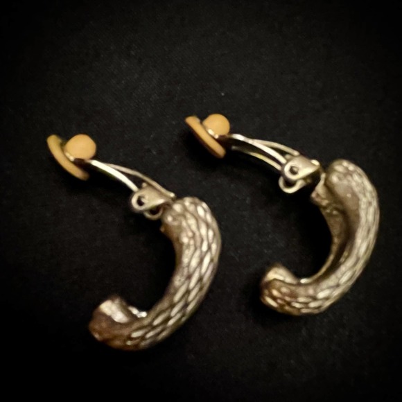 Vintage 80s Enamel, Silver, Gold plated Studs & Clip-on Set!! - Picture 4 of 8